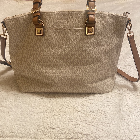 Michael Kors Shoulder/Crossbody 14”x13x6” - Picture 4 of 10